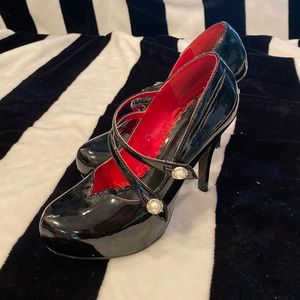 Black Bettie Page pinup style heels size 8